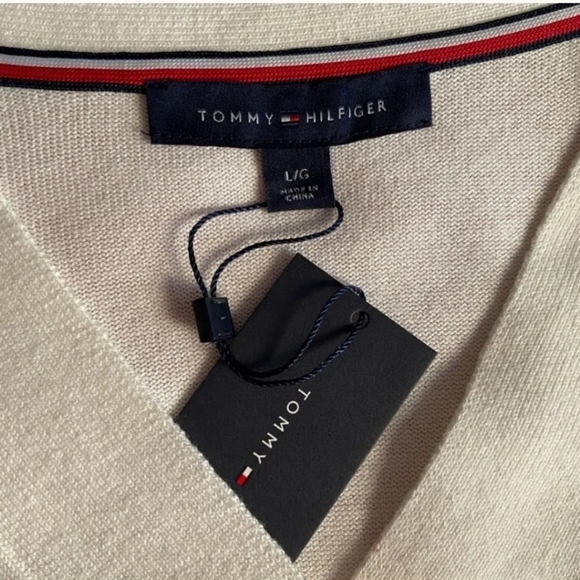 Tommy Hilfiger Sweater - Picture 3 of 3